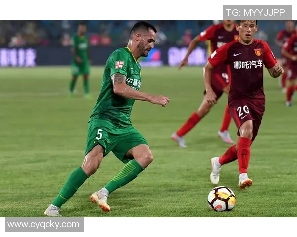 实拍国安与华夏精彩对决全景回顾球场热情瞬间尽在其中 实拍国安与华夏精彩对决全景回顾球场热情瞬间尽在其中